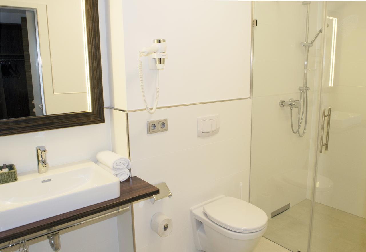 Dorfmeister Business Hotel B&B Weikersdorf am Steinfelde Quarto foto